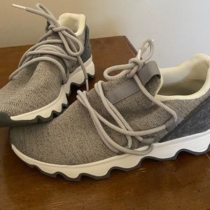 Sorel Women’s Tennis Shoe Size 9